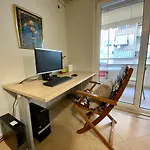 Cozy City Center Apartment